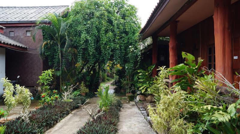 Phoom Chai Guesthouse Vang Vieng Extérieur photo
